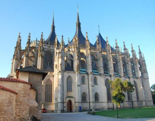 chrám sv. Barbory od severu